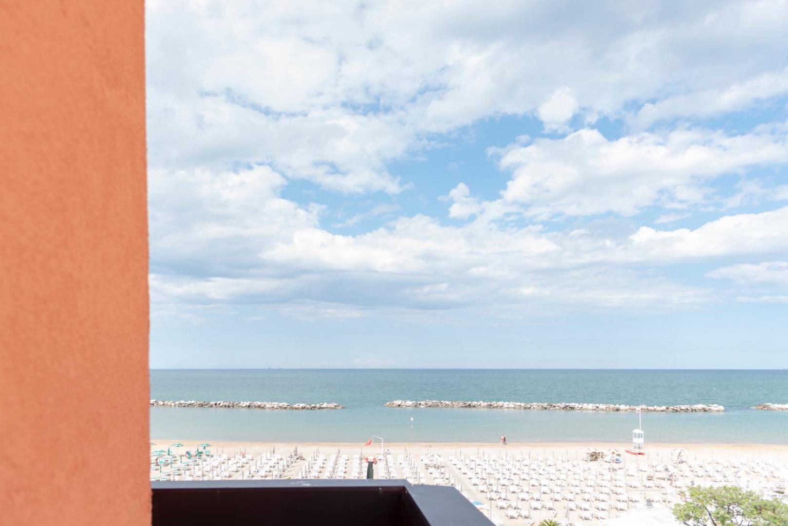Hotel Giorgetti Orange Bellaria-Igea Marina Exterior photo